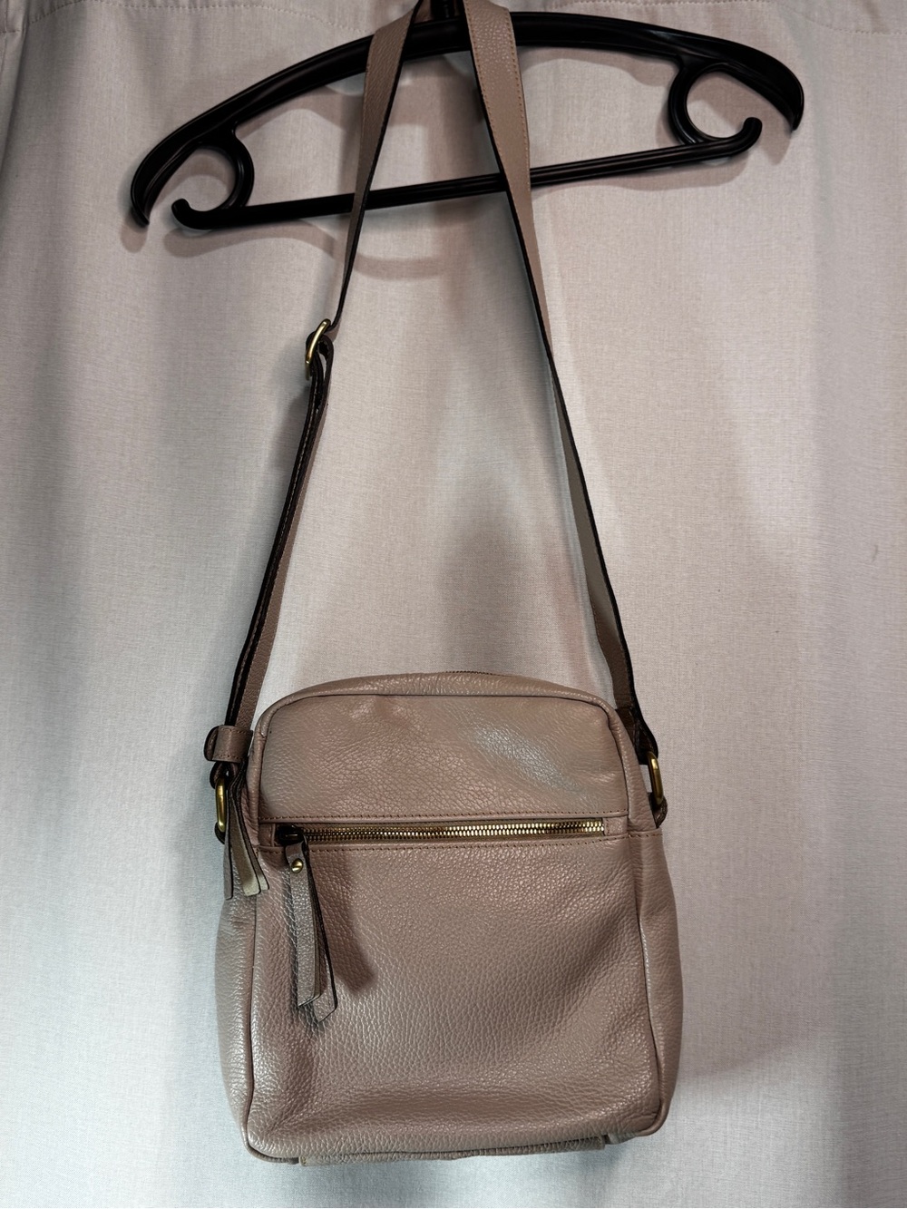 Raffaello Taupe Pebbled Small Crossbody Bag Zip Top Gold Hardware Made in Italy